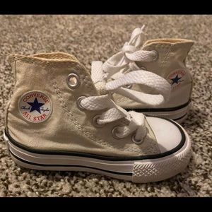 LOT- toddler converse SZ 4&5